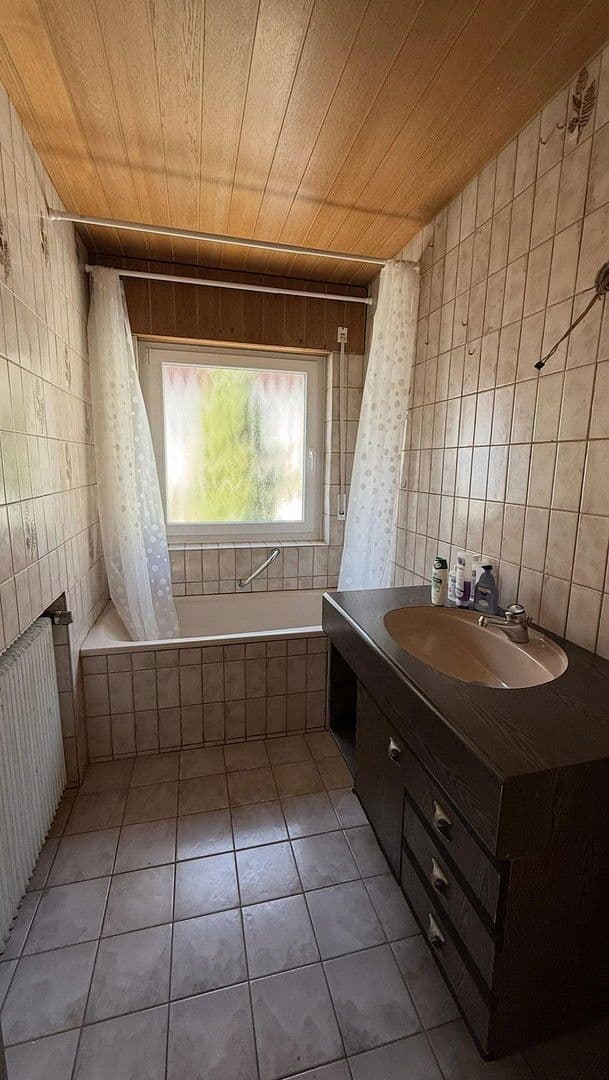 Predaj domu 200 m², pozemek 499 m², Rossentalstraße 122, Albstadt, Bádensko-Wurttembersko Predaj domu 200 m², pozemek 499 m², Rossentalstraße 122, Albstadt, Bádensko-Wurttembersko