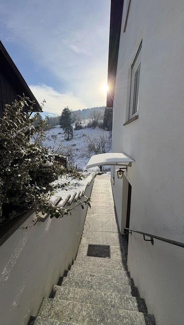 Predaj domu 200 m², pozemek 499 m², Rossentalstraße 122, Albstadt, Bádensko-Wurttembersko Predaj domu 200 m², pozemek 499 m², Rossentalstraße 122, Albstadt, Bádensko-Wurttembersko