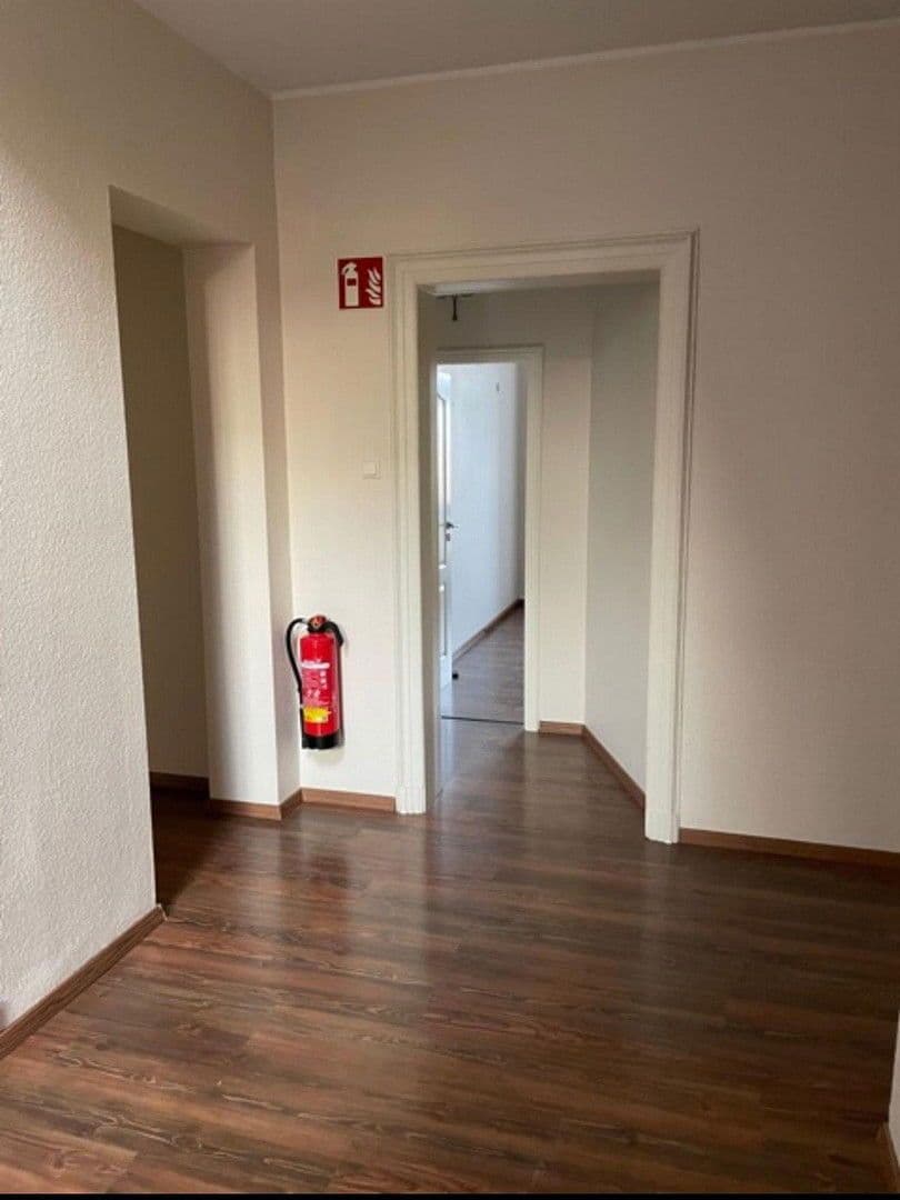 Prenájom kancelárie 156 m², Oberbenrader strasse 51, Krefeld, Severné Porýnie - Westfálsko Prenájom kancelárie 156 m², Oberbenrader strasse 51, Krefeld, Severné Porýnie - Westfálsko