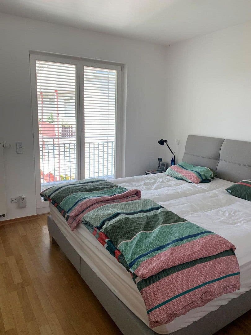 Prenájom bytu 3-izbový 97 m², Eichendorffstraße 63c, Frankfurt am Main, Hesensko Prenájom bytu 3-izbový 97 m², Eichendorffstraße 63c, Frankfurt am Main, Hesensko