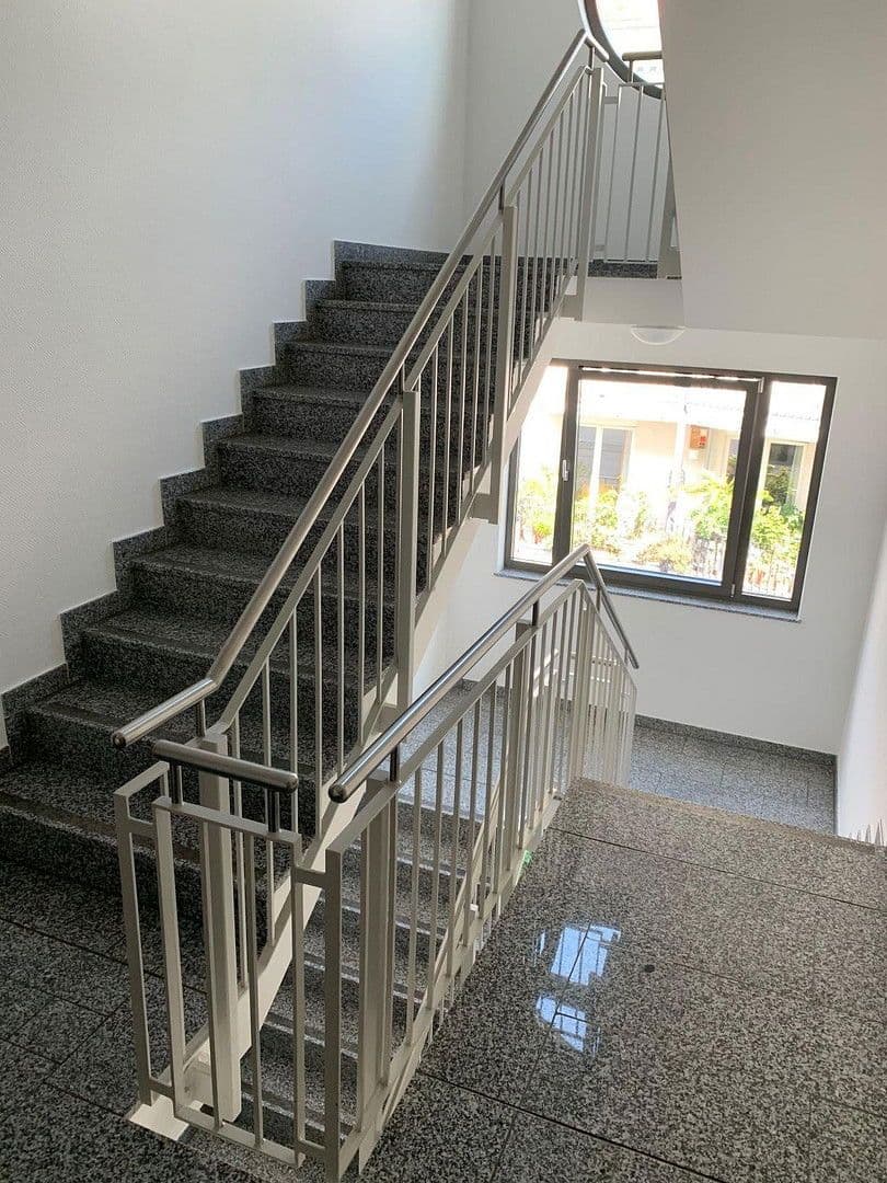 Prenájom bytu 3-izbový 97 m², Eichendorffstraße 63c, Frankfurt am Main, Hesensko Prenájom bytu 3-izbový 97 m², Eichendorffstraße 63c, Frankfurt am Main, Hesensko