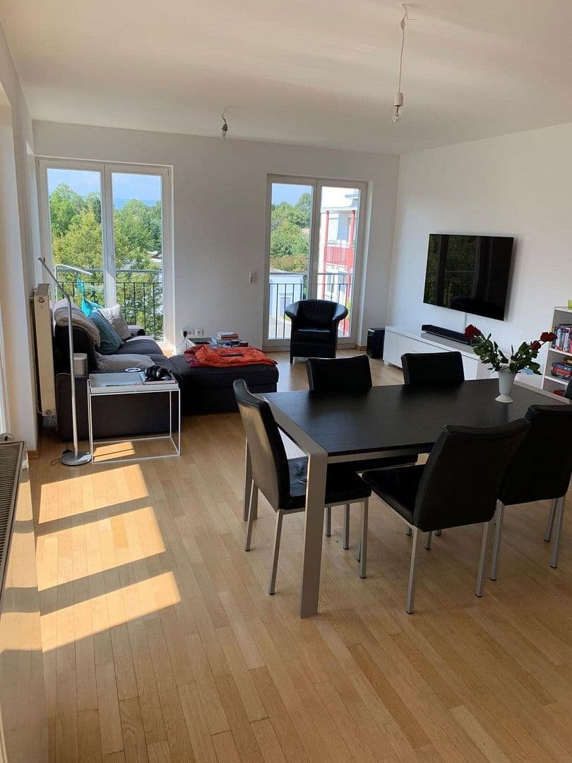 Prenájom bytu 3-izbový 97 m², Eichendorffstraße 63c, Frankfurt am Main, Hesensko Prenájom bytu 3-izbový 97 m², Eichendorffstraße 63c, Frankfurt am Main, Hesensko