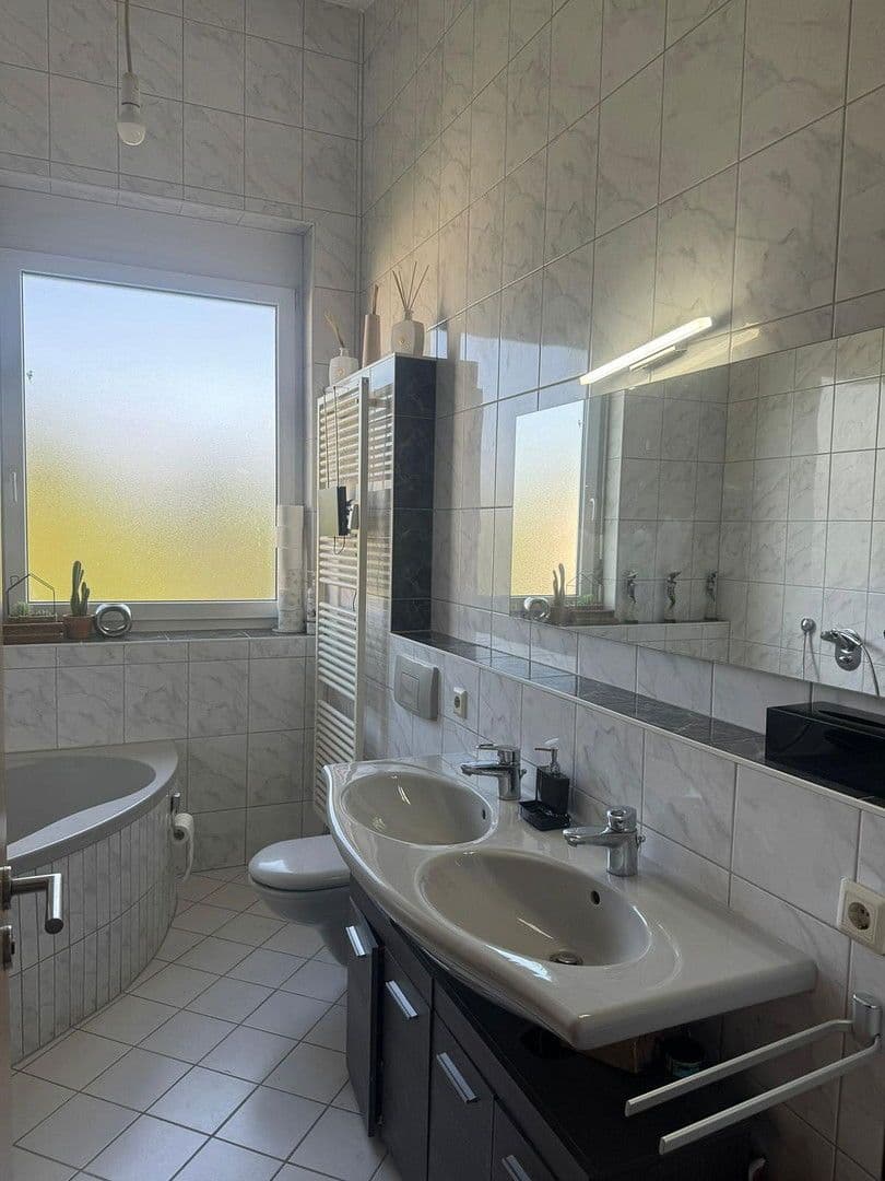 Prenájom bytu 3-izbový 80 m², Kansasstrase, Kornwestheim, Bádensko-Wurttembersko Prenájom bytu 3-izbový 80 m², Kansasstrase, Kornwestheim, Bádensko-Wurttembersko