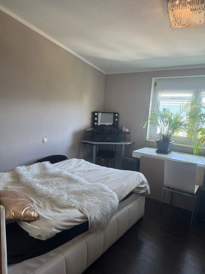 Prenájom bytu 3-izbový 80 m², Kansasstrase, Kornwestheim, Bádensko-Wurttembersko Prenájom bytu 3-izbový 80 m², Kansasstrase, Kornwestheim, Bádensko-Wurttembersko