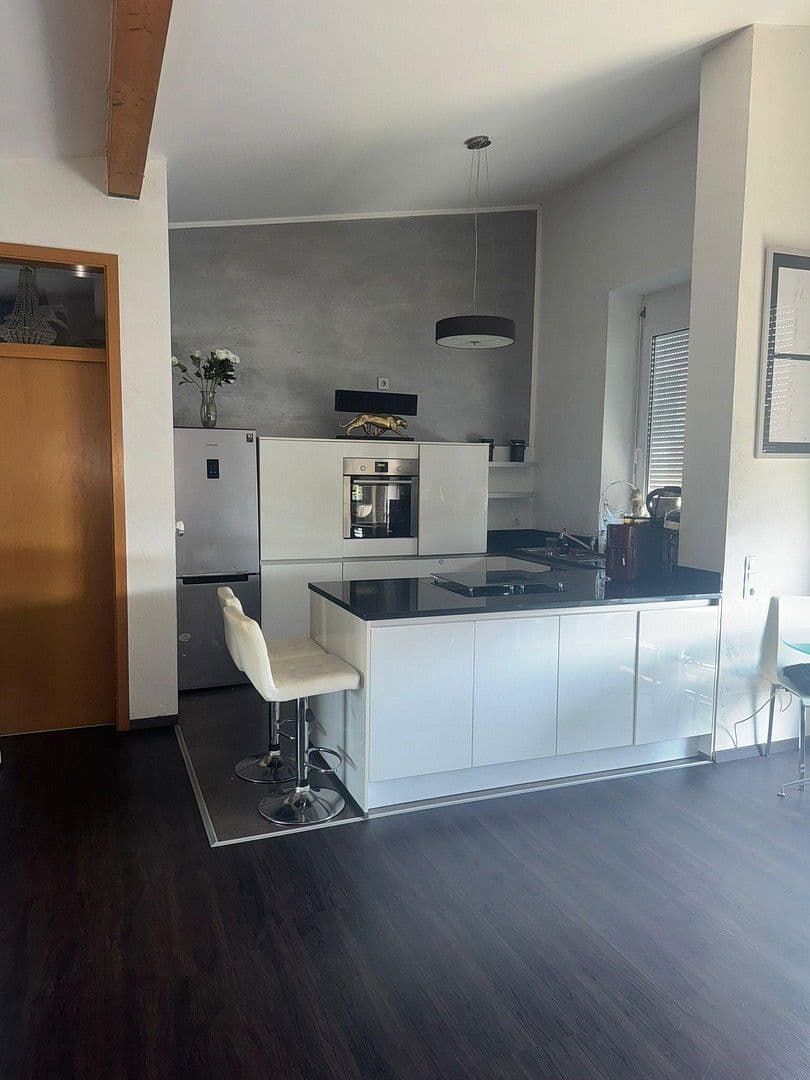 Prenájom bytu 3-izbový 80 m², Kansasstrase, Kornwestheim, Bádensko-Wurttembersko Prenájom bytu 3-izbový 80 m², Kansasstrase, Kornwestheim, Bádensko-Wurttembersko