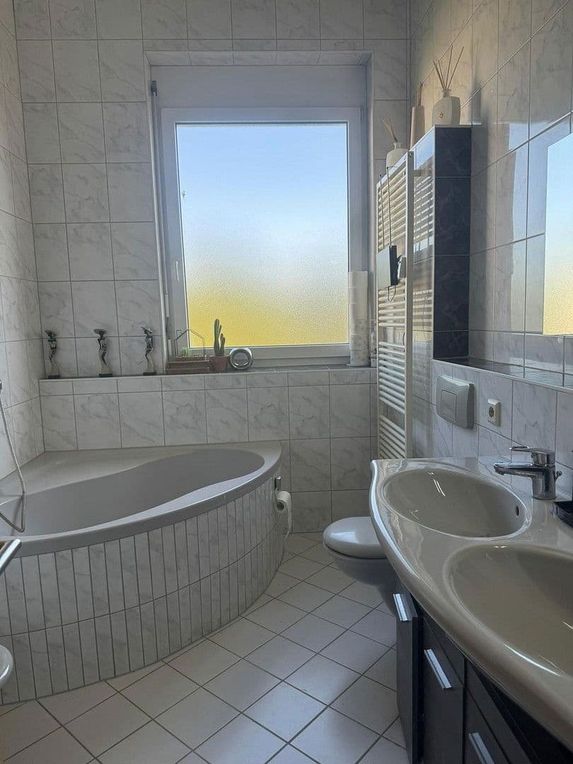 Prenájom bytu 3-izbový 80 m², Kansasstrase, Kornwestheim, Bádensko-Wurttembersko Prenájom bytu 3-izbový 80 m², Kansasstrase, Kornwestheim, Bádensko-Wurttembersko