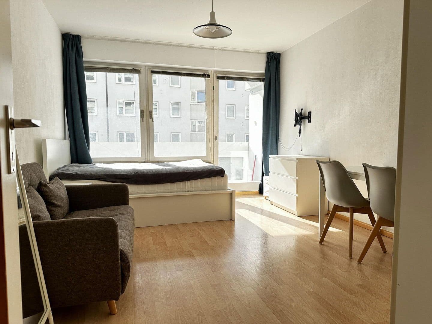 Prenájom bytu 1-izbový 28 m², München, Bavorsko Prenájom bytu 1-izbový 28 m², München, Bavorsko