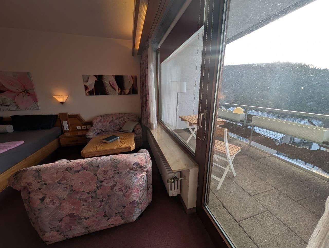 Prenájom bytu 1-izbový 37 m², Hölderlinstraße 1, Bad Liebenzell, Bádensko-Wurttembersko Prenájom bytu 1-izbový 37 m², Hölderlinstraße 1, Bad Liebenzell, Bádensko-Wurttembersko