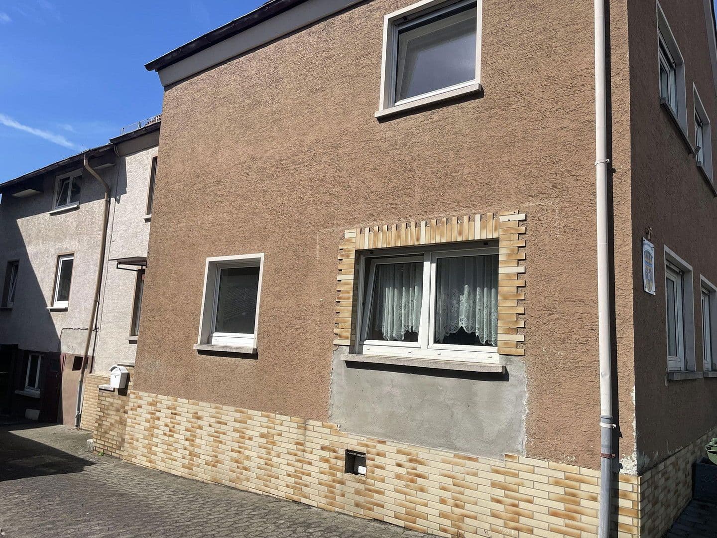 Predaj domu 280 m², pozemek 390 m², Großen-Busecker Str. 17, Buseck, Hesensko Predaj domu 280 m², pozemek 390 m², Großen-Busecker Str. 17, Buseck, Hesensko