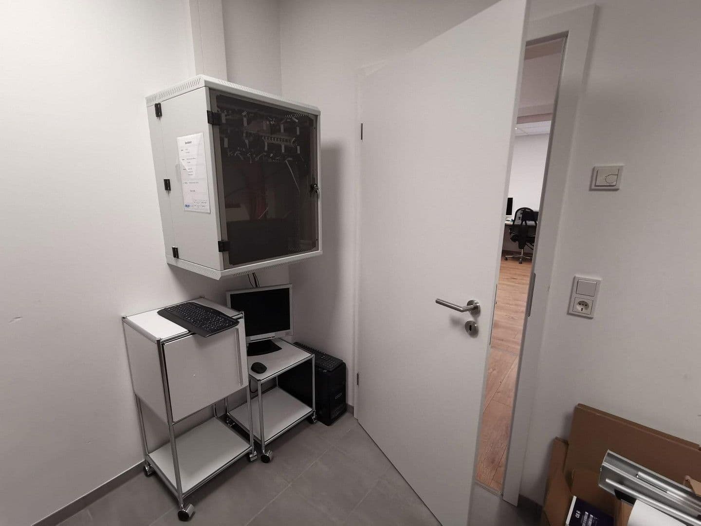 Prenájom kancelárie 137 m², Hadamar, Hesensko Prenájom kancelárie 137 m², Hadamar, Hesensko