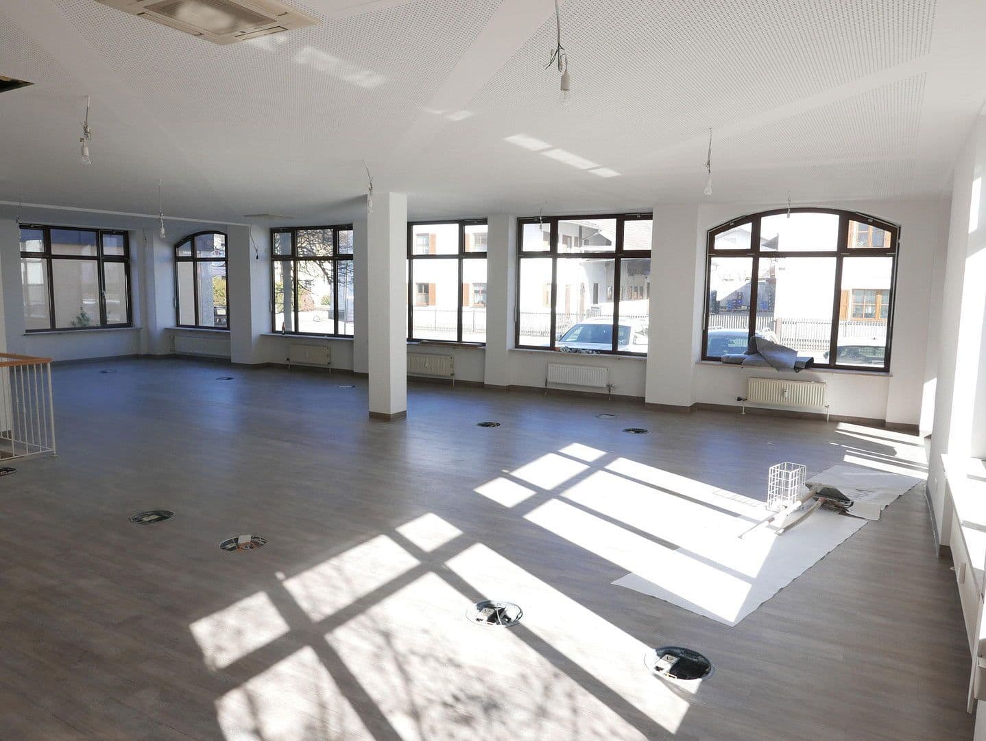 Prenájom nebytového priestoru 220 m², Dorfstr. 6, Hohenbrunn, Bavorsko Prenájom nebytového priestoru 220 m², Dorfstr. 6, Hohenbrunn, Bavorsko