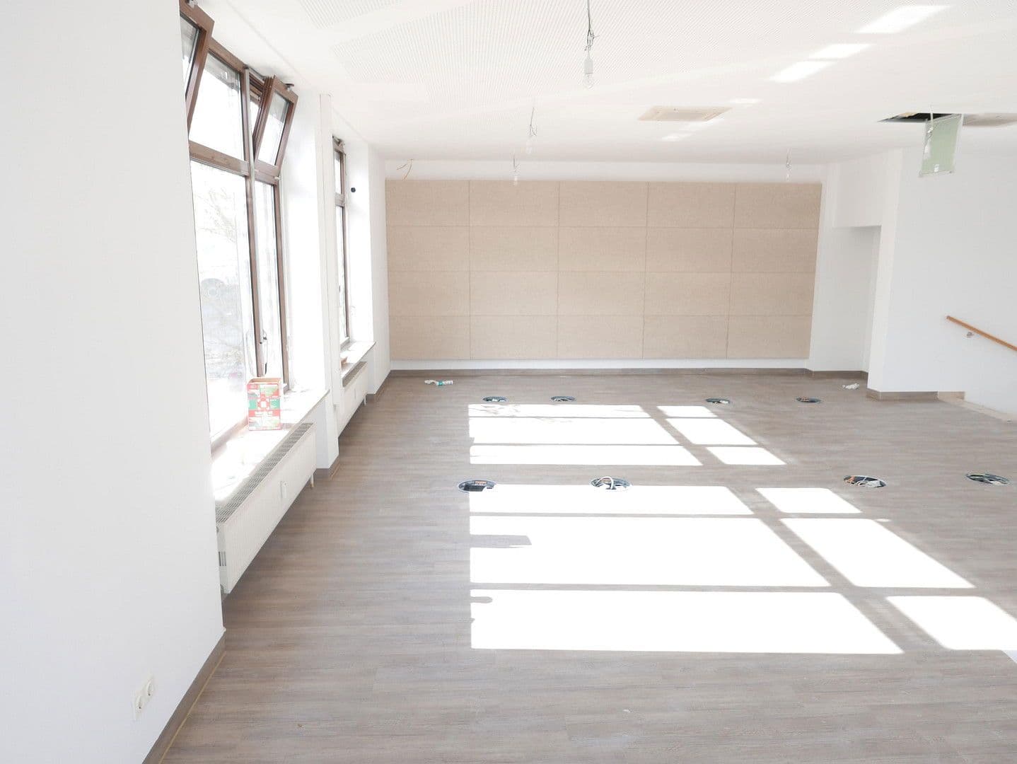 Prenájom kancelárie 220 m², Dorfstr. 6, Hohenbrunn, Bavorsko Prenájom kancelárie 220 m², Dorfstr. 6, Hohenbrunn, Bavorsko