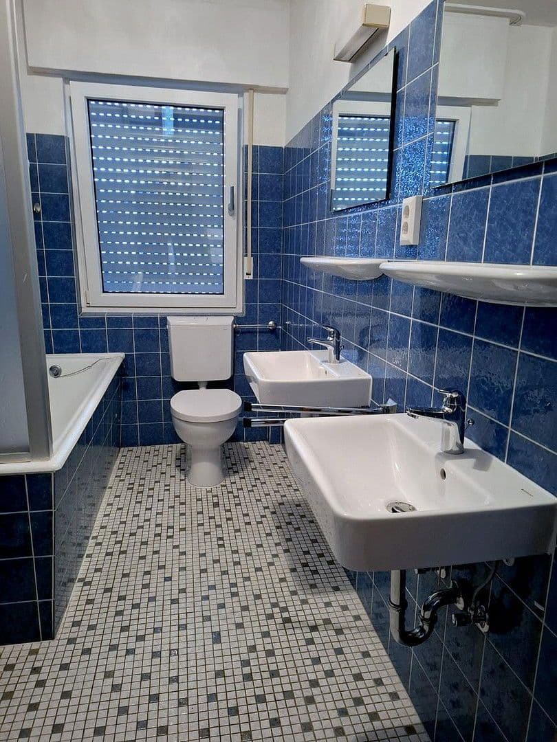 Prenájom bytu 3-izbový 83 m², Bornheim, Severné Porýnie - Westfálsko Prenájom bytu 3-izbový 83 m², Bornheim, Severné Porýnie - Westfálsko