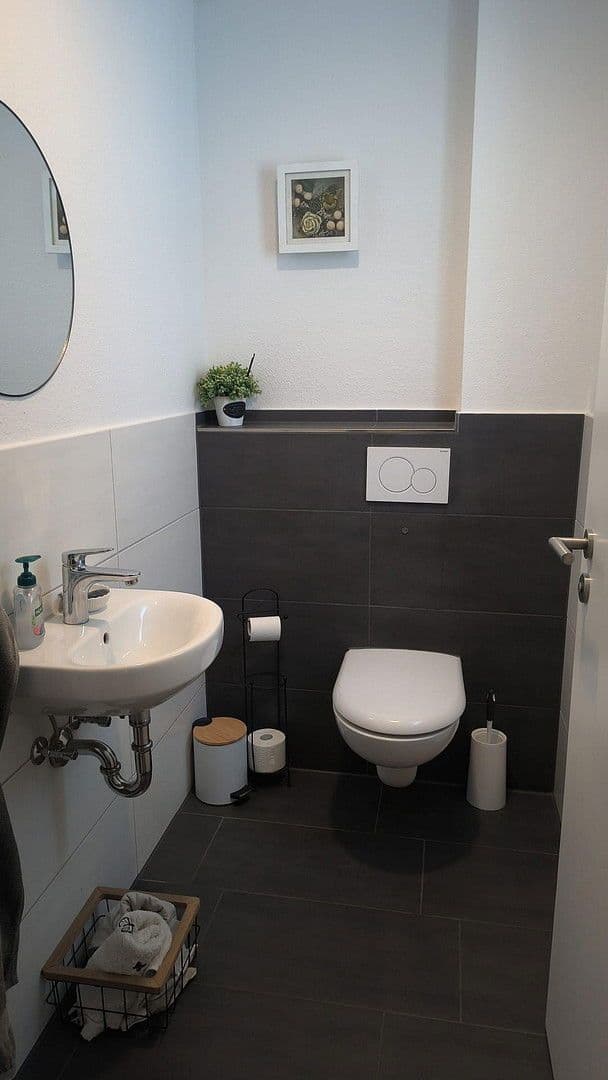 Prenájom bytu 4-izbový 132 m², Mühlhausen im Täle, Bádensko-Wurttembersko Prenájom bytu 4-izbový 132 m², Mühlhausen im Täle, Bádensko-Wurttembersko