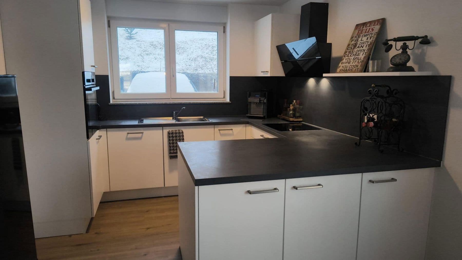 Prenájom bytu 4-izbový 132 m², Mühlhausen im Täle, Bádensko-Wurttembersko Prenájom bytu 4-izbový 132 m², Mühlhausen im Täle, Bádensko-Wurttembersko