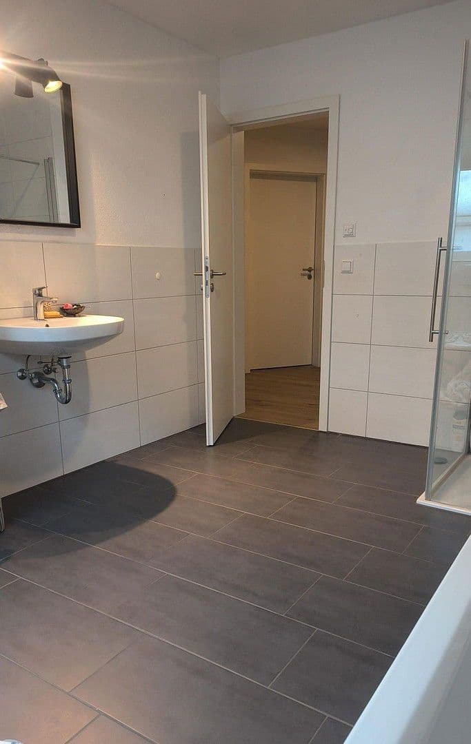 Prenájom bytu 4-izbový 132 m², Mühlhausen im Täle, Bádensko-Wurttembersko Prenájom bytu 4-izbový 132 m², Mühlhausen im Täle, Bádensko-Wurttembersko