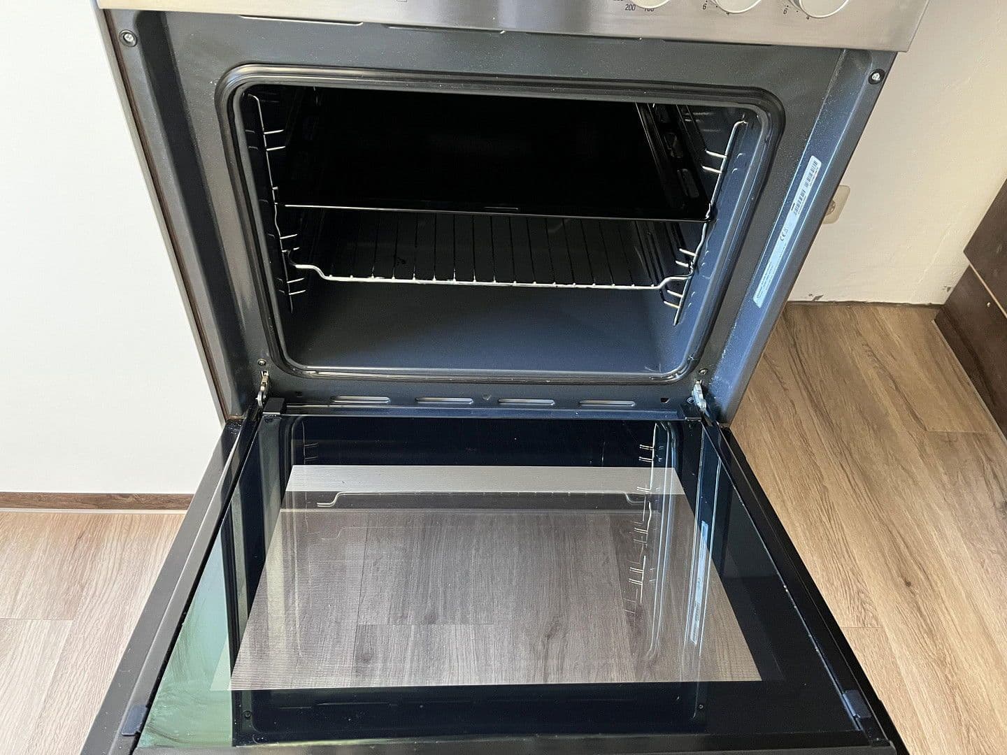 Prenájom bytu 2-izbový 57 m², Lübeck, Šlezvicko-Holštajnsko Prenájom bytu 2-izbový 57 m², Lübeck, Šlezvicko-Holštajnsko