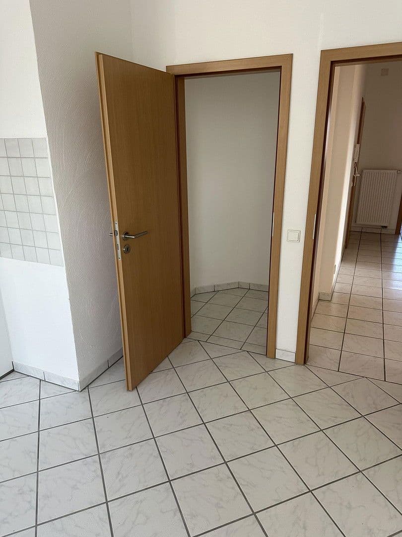 Prenájom bytu 2-izbový 105 m², Kirchstraße 2, Saarbrücken, Sársko Prenájom bytu 2-izbový 105 m², Kirchstraße 2, Saarbrücken, Sársko