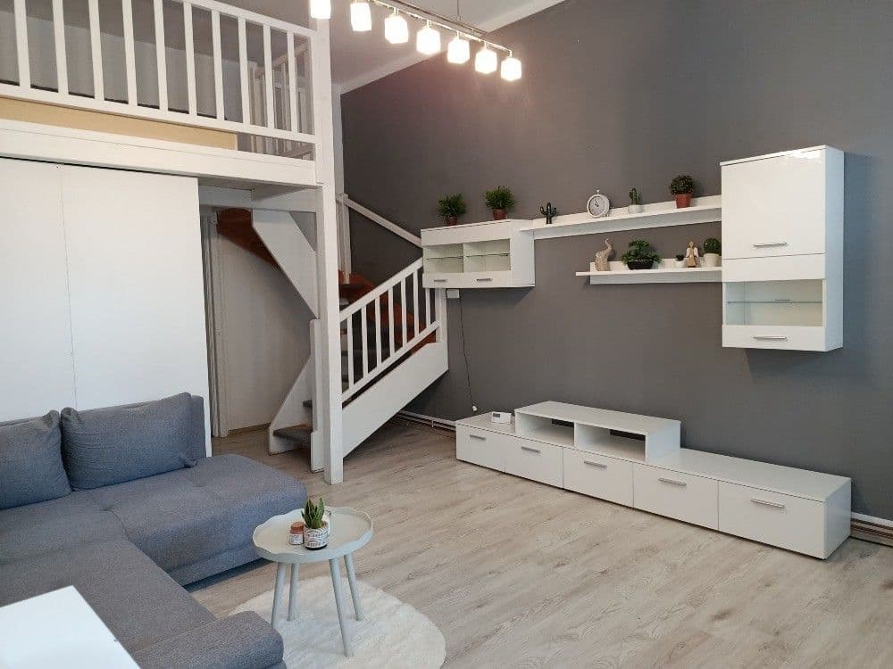 Prenájom bytu 1-izbový 40 m², Sokolovská, Karlovy Vary, Karlovarský kraj Prenájom bytu 1-izbový 40 m², Sokolovská, Karlovy Vary, Karlovarský kraj