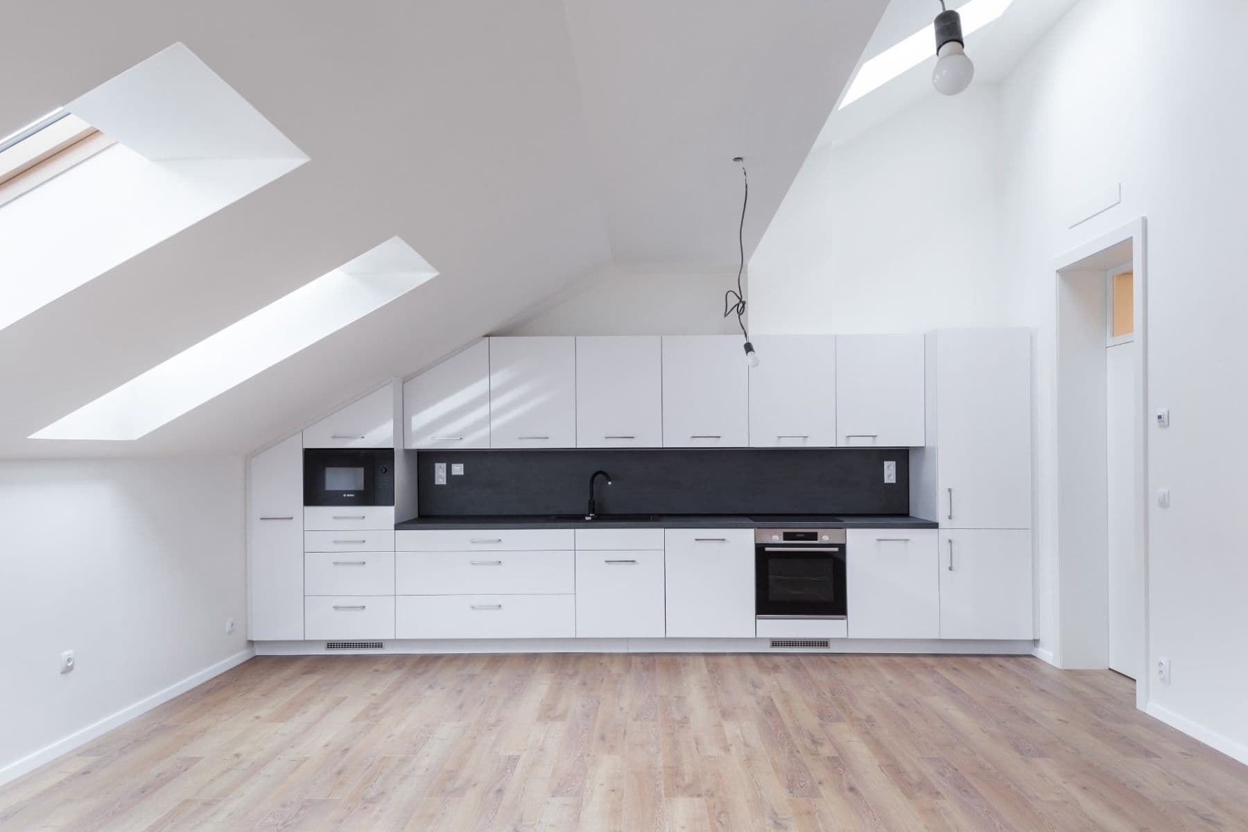 Prenájom bytu 2-izbový 70 m², Neklanova, Praha, Praha Prenájom bytu 2-izbový 70 m², Neklanova, Praha, Praha