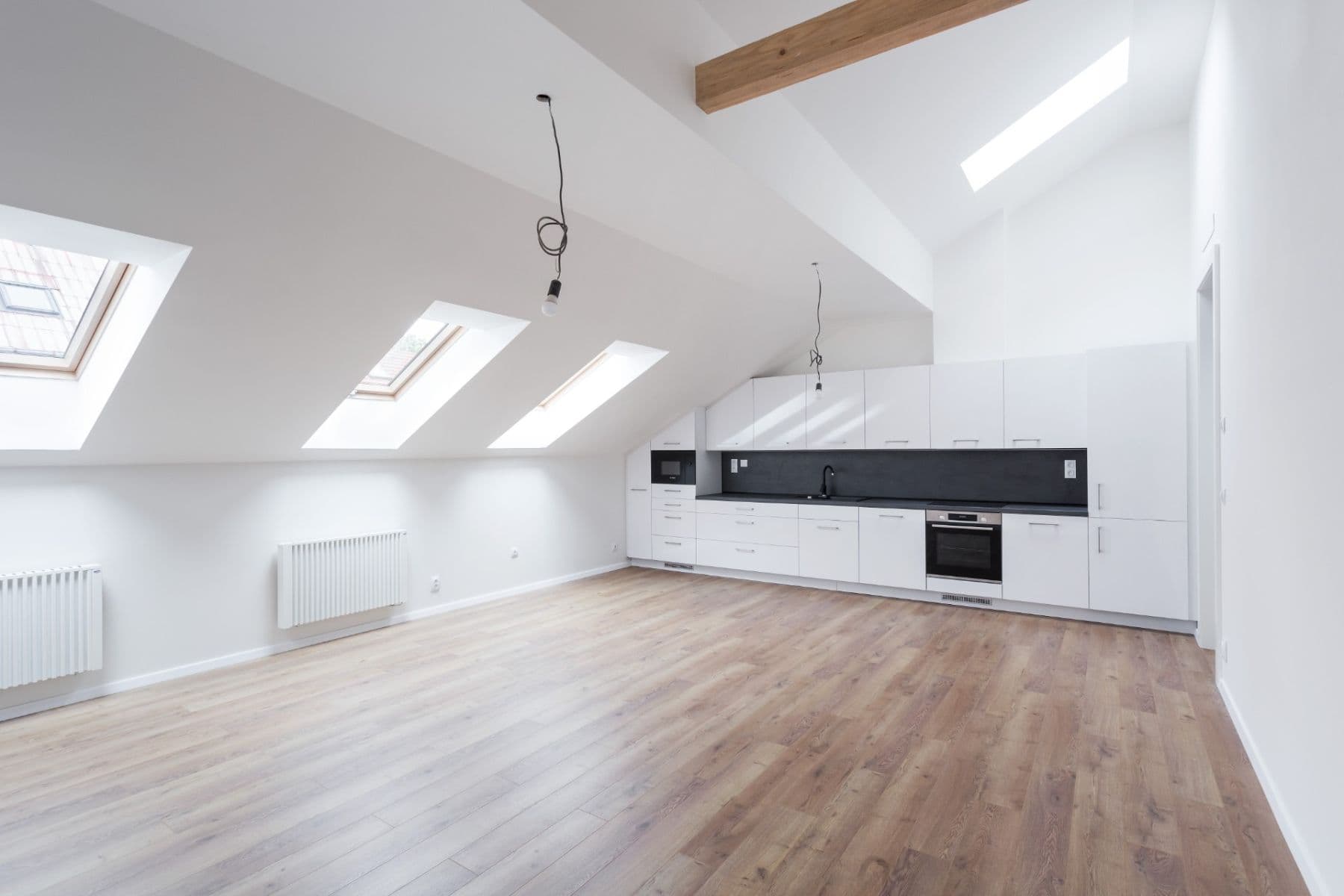 Prenájom bytu 2-izbový 70 m², Neklanova, Praha, Praha Prenájom bytu 2-izbový 70 m², Neklanova, Praha, Praha