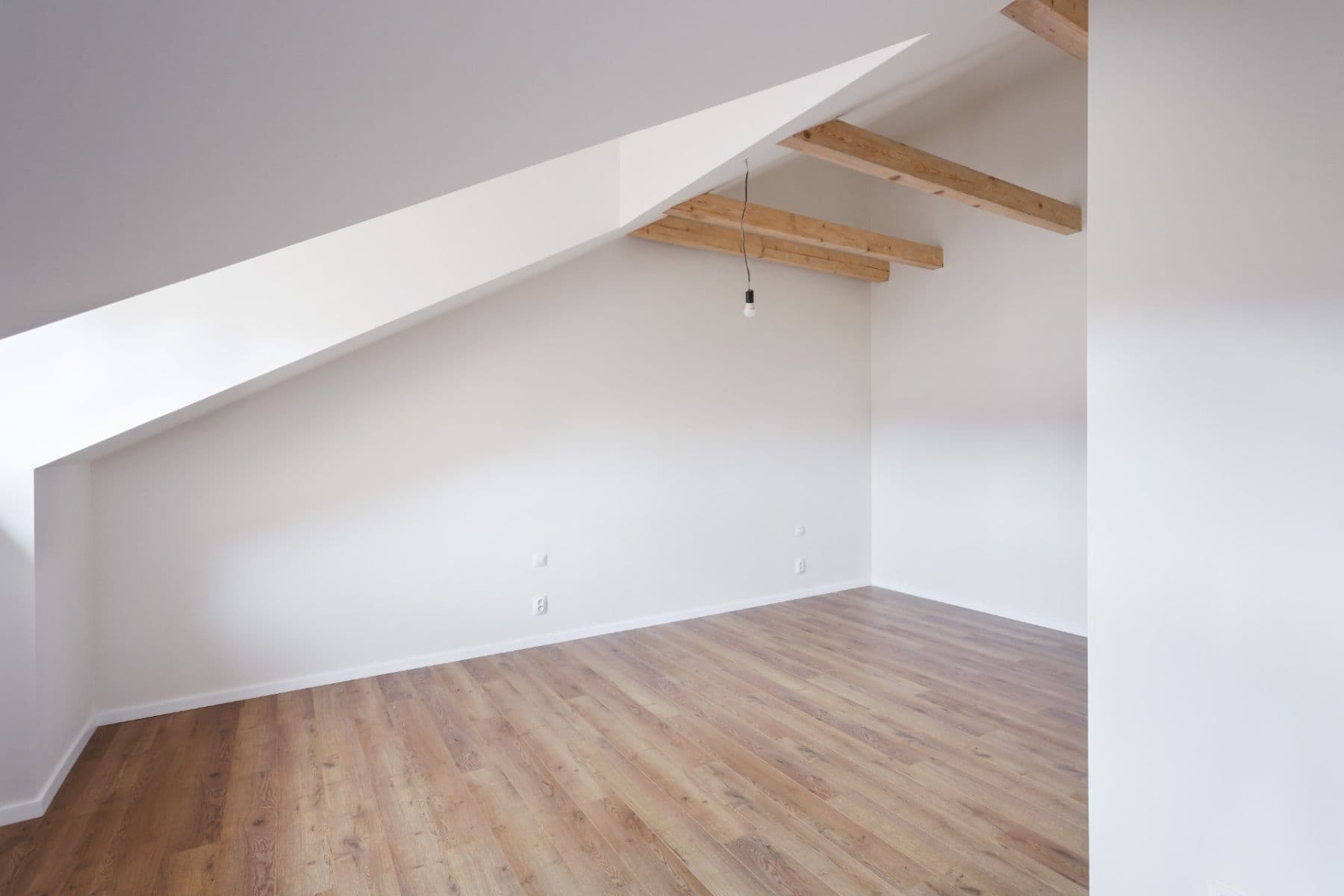 Prenájom bytu 2-izbový 70 m², Neklanova, Praha, Praha Prenájom bytu 2-izbový 70 m², Neklanova, Praha, Praha