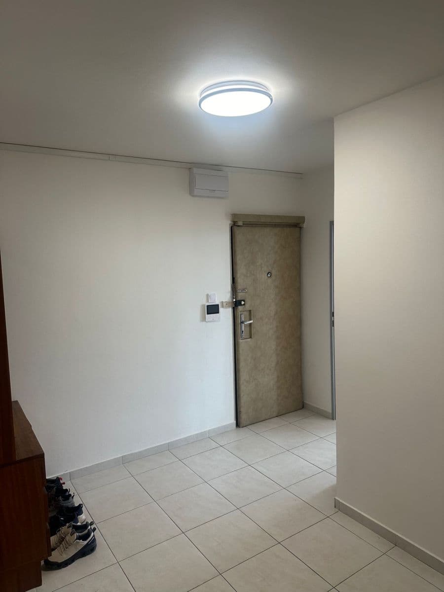 Prenájom bytu 3-izbový 68 m², Pujmanové, Praha, Praha Prenájom bytu 3-izbový 68 m², Pujmanové, Praha, Praha