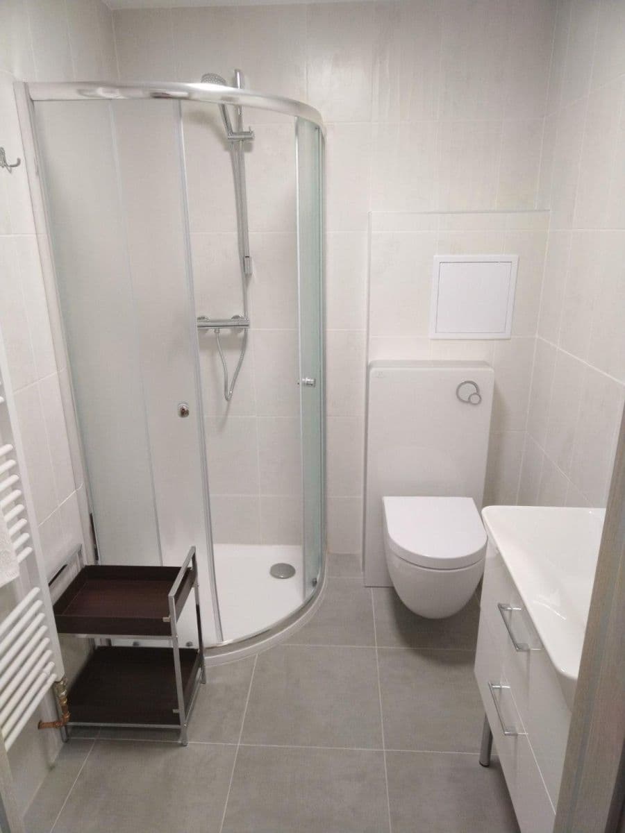 Prenájom bytu 1-izbový 35 m², Nesměřická, Praha, Praha Prenájom bytu 1-izbový 35 m², Nesměřická, Praha, Praha