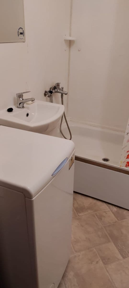 Prenájom bytu Garsoniéra 29 m², Semická, Praha, Praha Prenájom bytu Garsoniéra 29 m², Semická, Praha, Praha