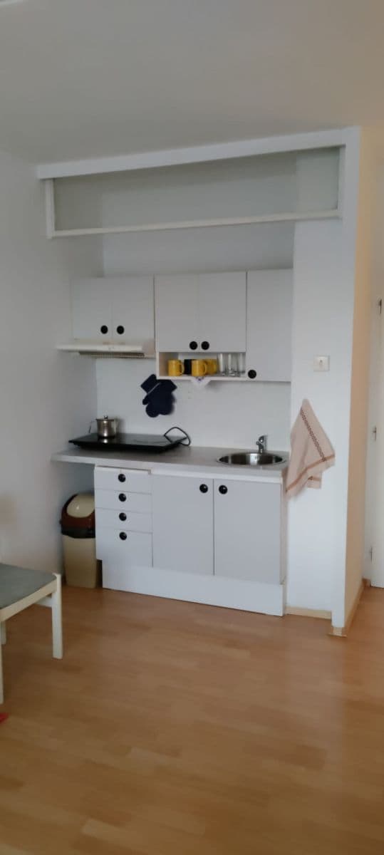 Prenájom bytu Garsoniéra 29 m², Semická, Praha, Praha Prenájom bytu Garsoniéra 29 m², Semická, Praha, Praha