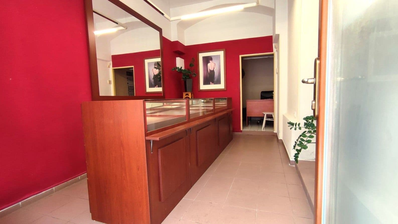 Prenájom nebytového priestoru 20 m², Smilova, Pardubice, Pardubický kraj Prenájom nebytového priestoru 20 m², Smilova, Pardubice, Pardubický kraj