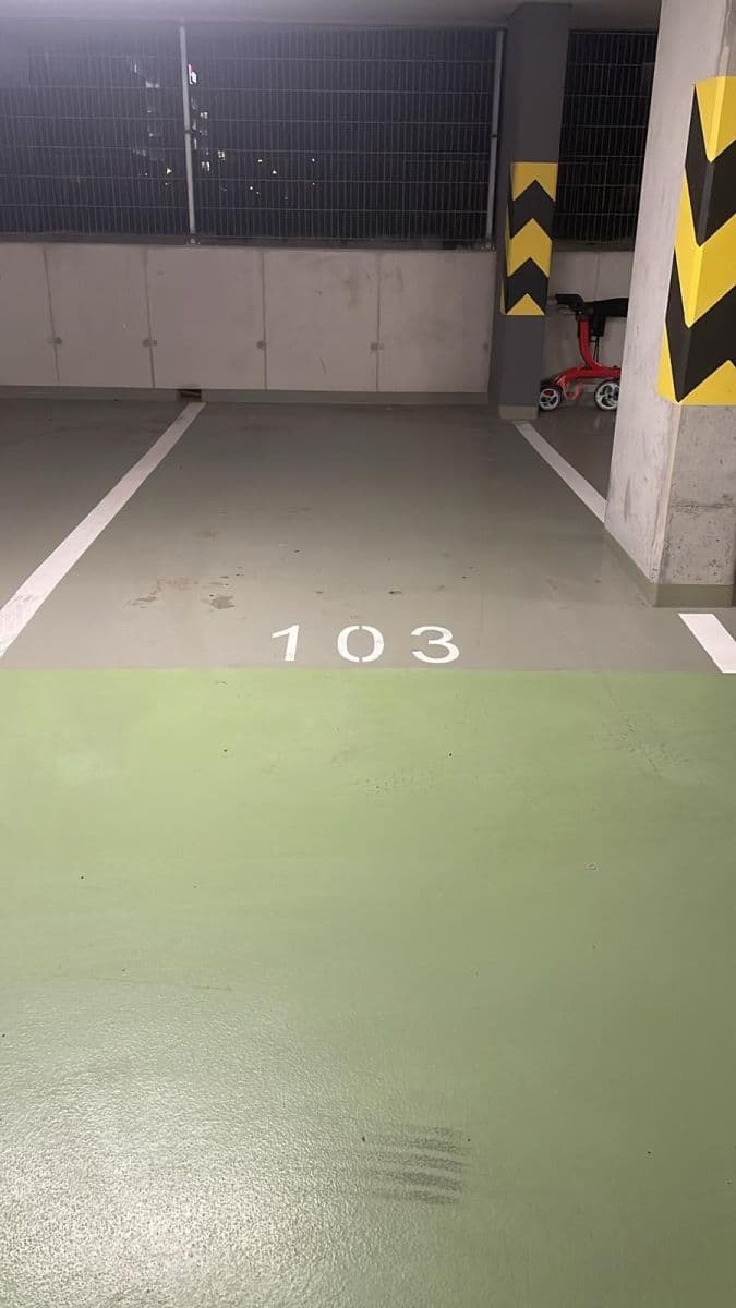 Prenájom garáže 15 m², Svitákova, Praha, Praha Prenájom garáže 15 m², Svitákova, Praha, Praha