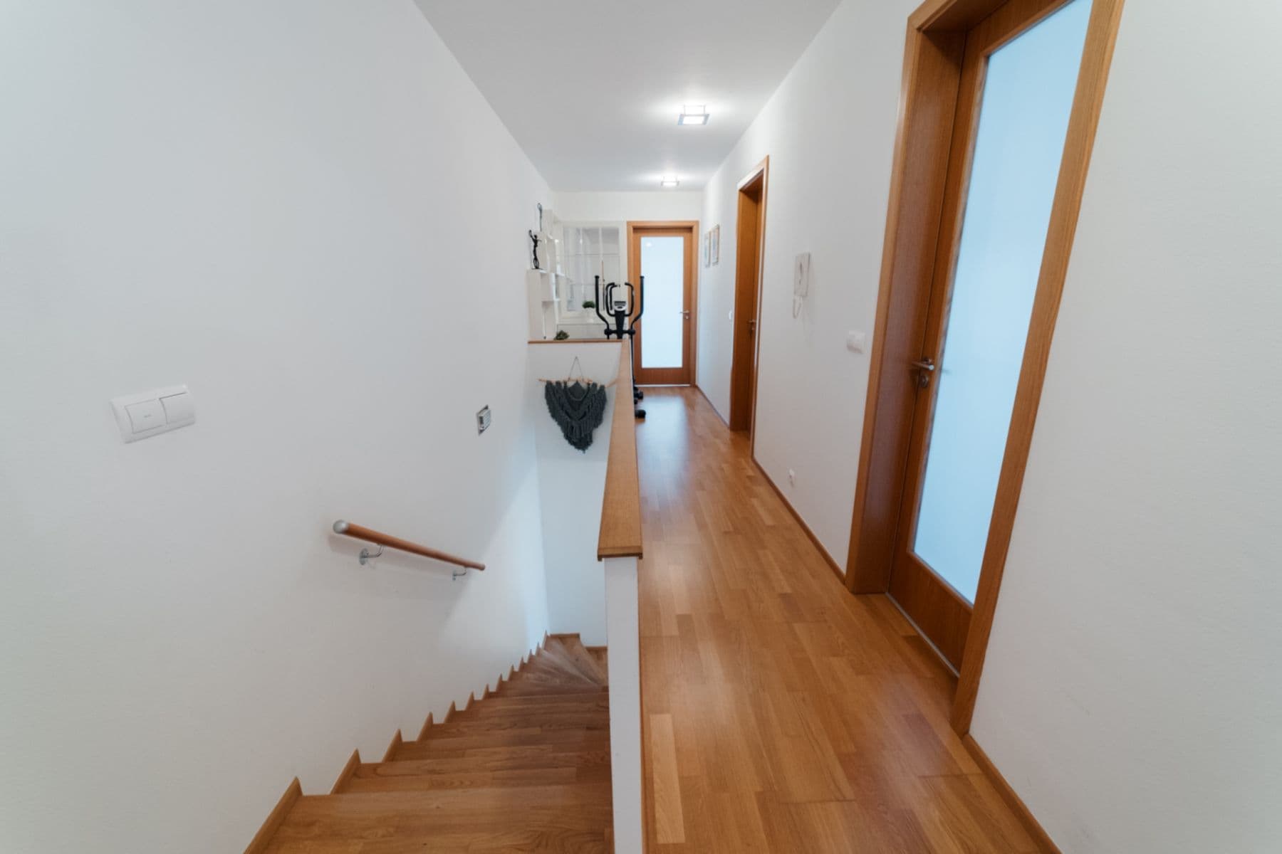 Predaj domu 139 m², pozemek 337 m², Terasy IV, Unhošť, Středočeský kraj Predaj domu 139 m², pozemek 337 m², Terasy IV, Unhošť, Středočeský kraj