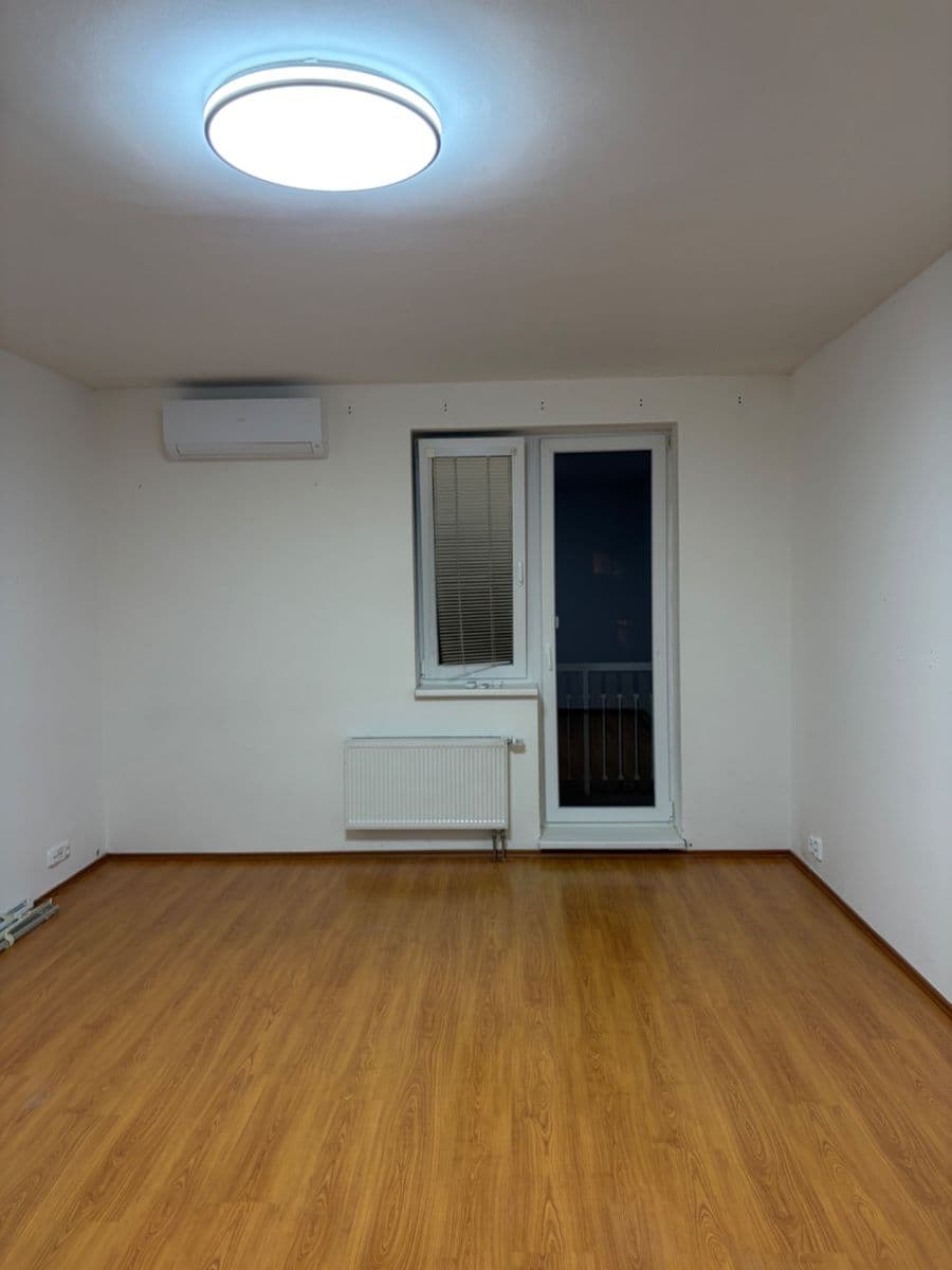 Prenájom bytu 2-izbový 65 m², Vyšehořovická, Nehvizdy, Středočeský kraj Prenájom bytu 2-izbový 65 m², Vyšehořovická, Nehvizdy, Středočeský kraj