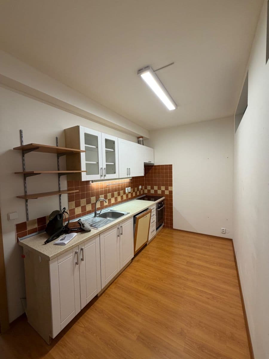 Prenájom bytu 2-izbový 65 m², Vyšehořovická, Nehvizdy, Středočeský kraj Prenájom bytu 2-izbový 65 m², Vyšehořovická, Nehvizdy, Středočeský kraj