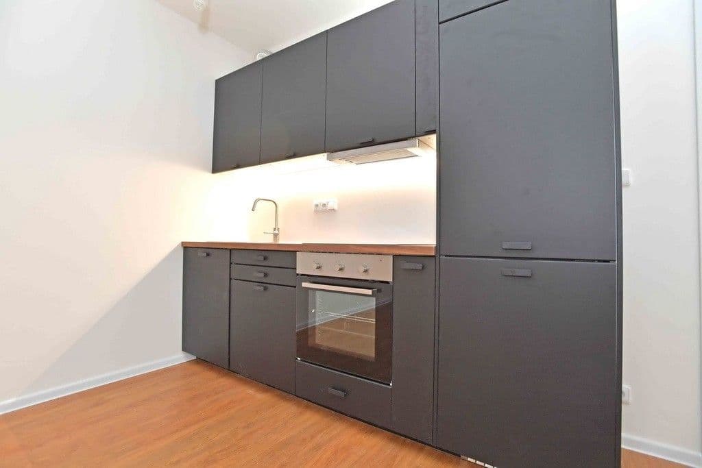 Predaj bytu 1-izbový 40 m², Makedonská, Praha, Praha Predaj bytu 1-izbový 40 m², Makedonská, Praha, Praha
