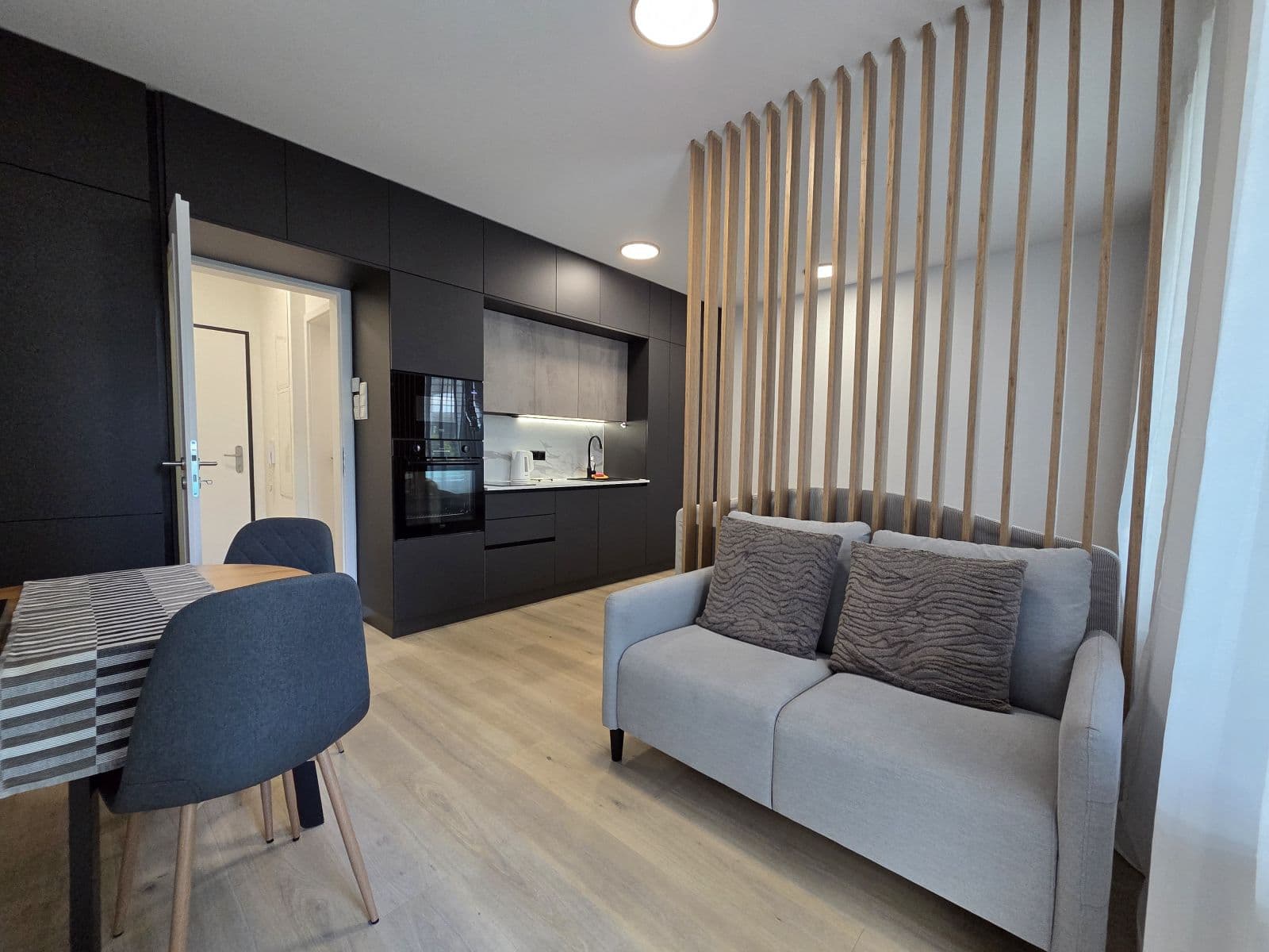 Prenájom bytu 35 m², Olgy Havlové, Praha, Praha Prenájom bytu 35 m², Olgy Havlové, Praha, Praha