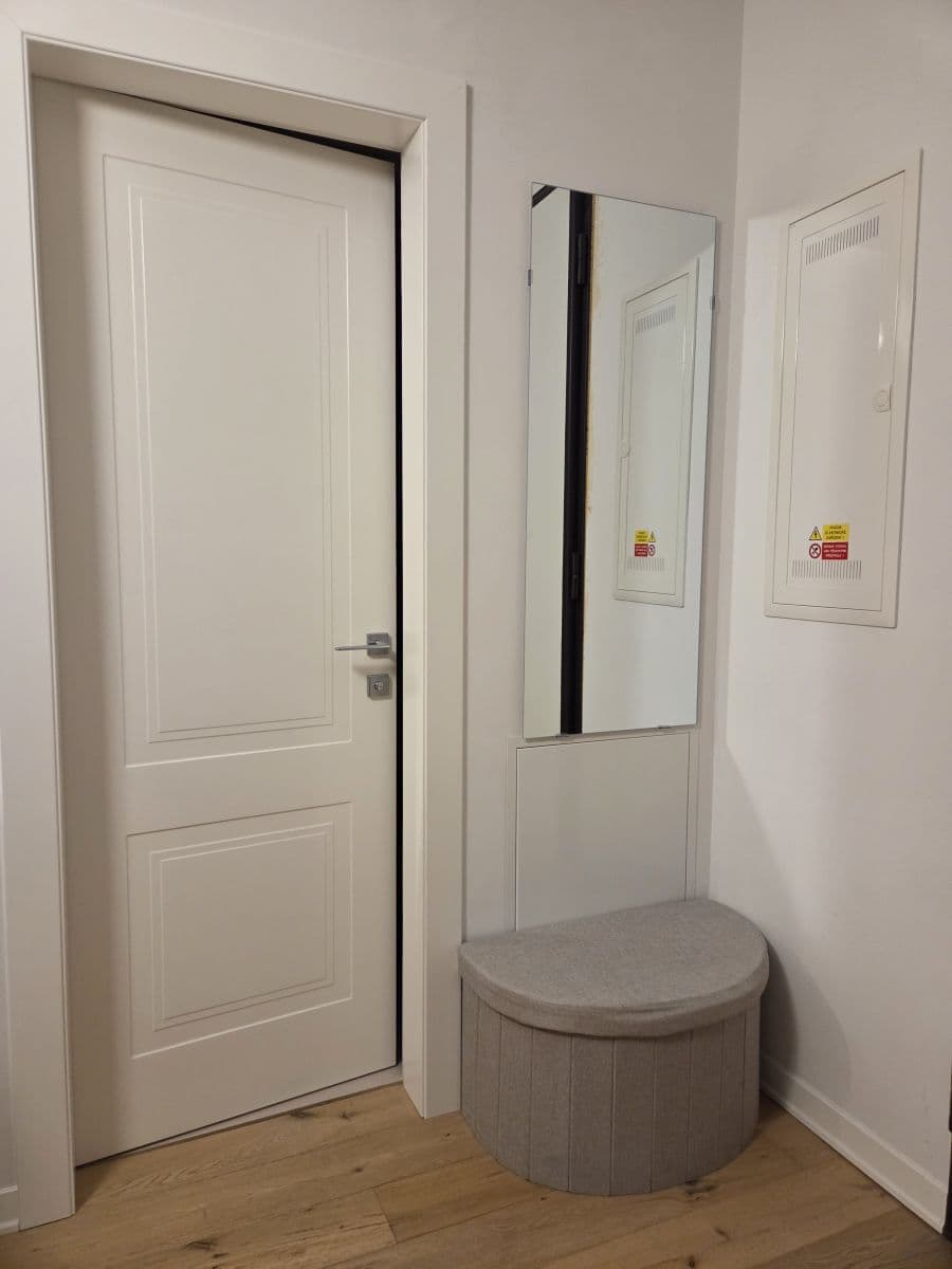 Prenájom bytu 31 m², Kmochova, Praha, Praha Prenájom bytu 31 m², Kmochova, Praha, Praha