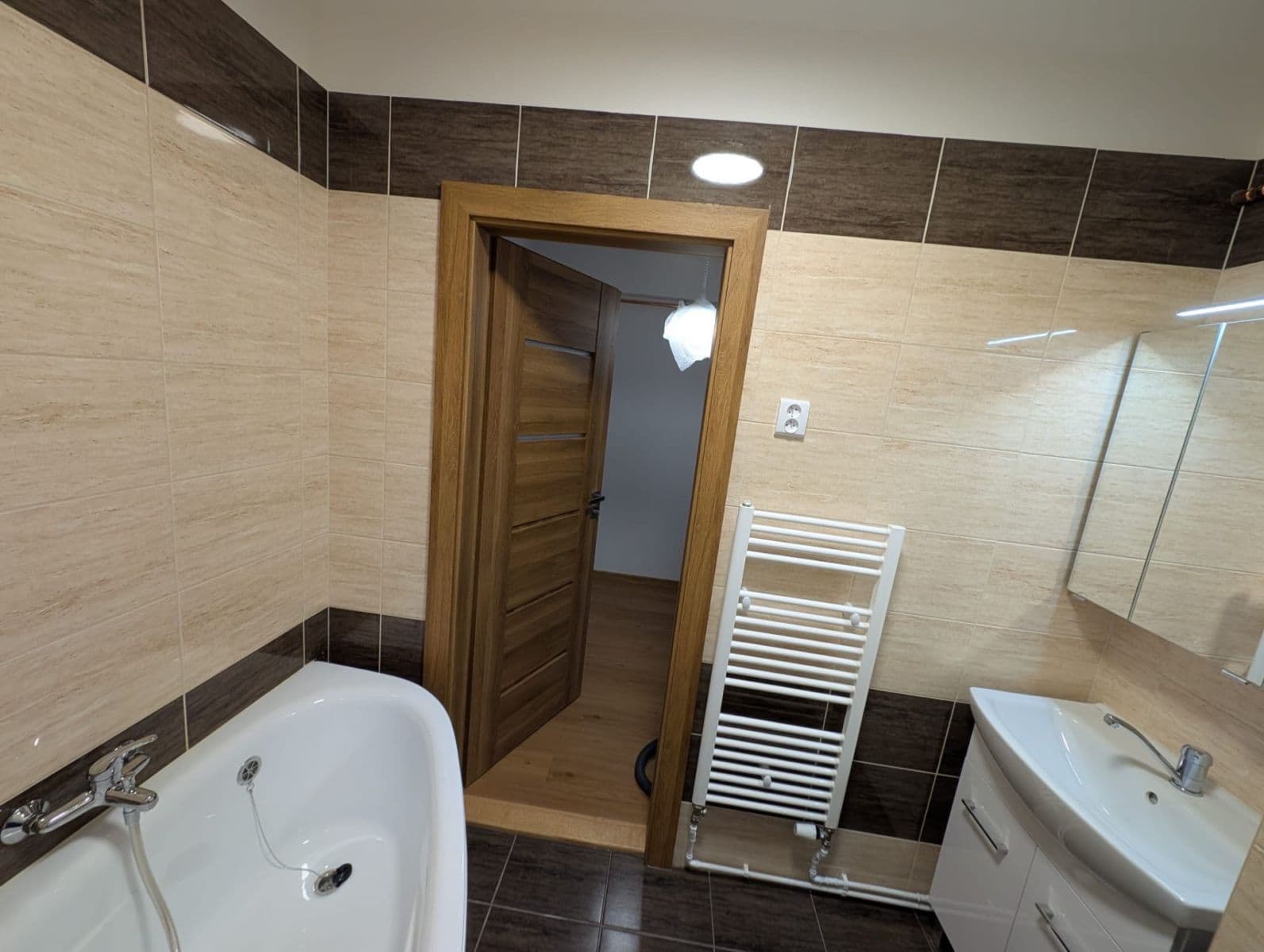 Prenájom bytu 2-izbový 69 m², U Třetí baterie, Praha, Praha Prenájom bytu 2-izbový 69 m², U Třetí baterie, Praha, Praha