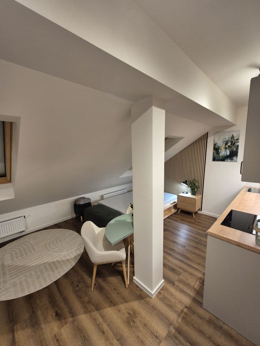 Prenájom bytu 30 m², Na mokřině, Praha, Praha Prenájom bytu 30 m², Na mokřině, Praha, Praha