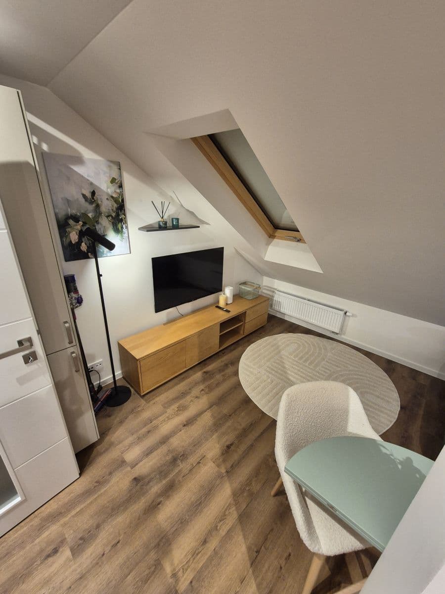 Prenájom bytu 30 m², Na mokřině, Praha, Praha Prenájom bytu 30 m², Na mokřině, Praha, Praha
