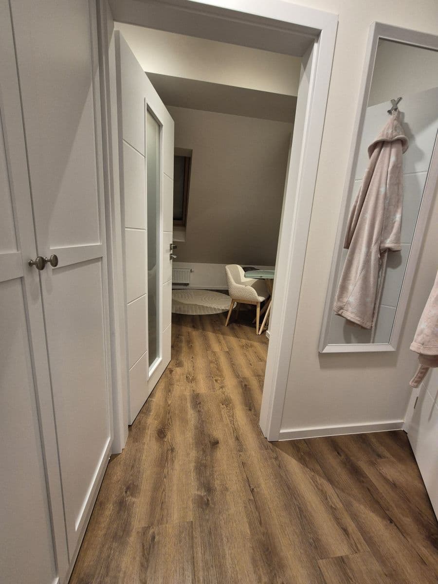 Prenájom bytu 30 m², Na mokřině, Praha, Praha Prenájom bytu 30 m², Na mokřině, Praha, Praha