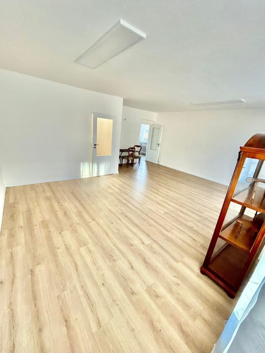 Prenájom bytu 2-izbový 79 m², Pod Vrstevnicí, Praha, Praha Prenájom bytu 2-izbový 79 m², Pod Vrstevnicí, Praha, Praha