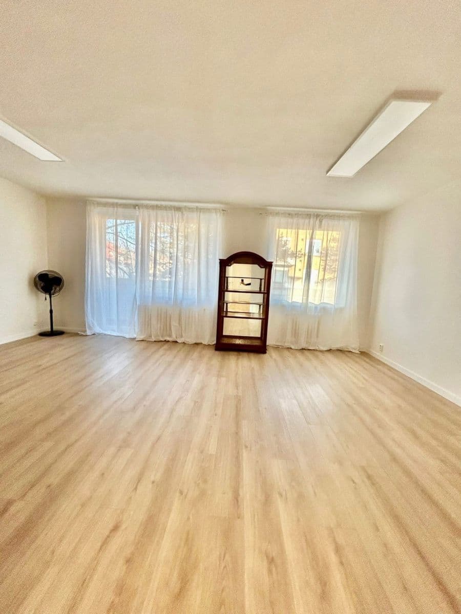 Prenájom bytu 2-izbový 79 m², Pod Vrstevnicí, Praha, Praha Prenájom bytu 2-izbový 79 m², Pod Vrstevnicí, Praha, Praha