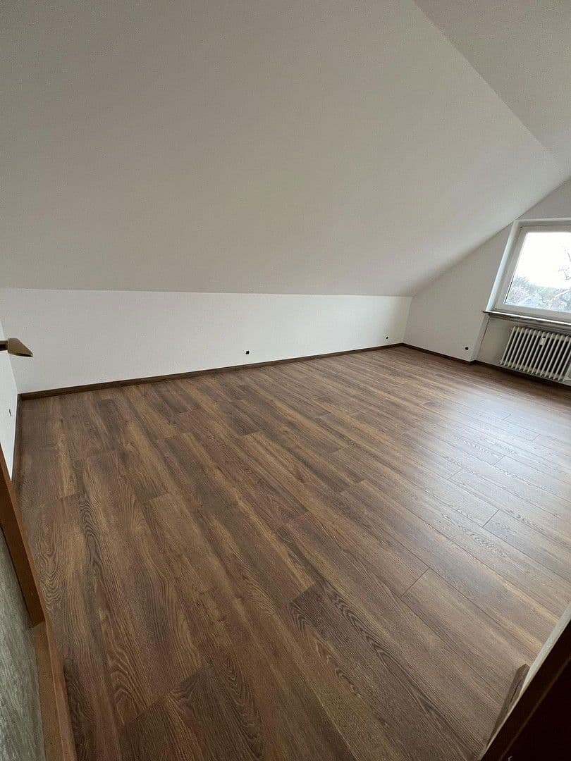 Prenájom bytu 2-izbový 73 m², Uetze, Dolné Sasko Prenájom bytu 2-izbový 73 m², Uetze, Dolné Sasko