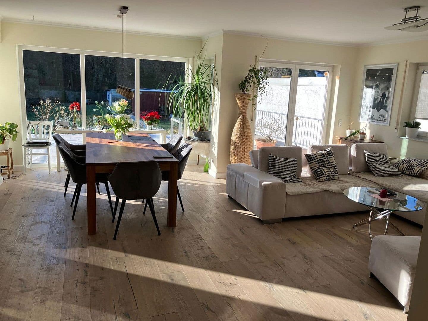 Predaj domu 280 m², pozemek 1.006 m², Neu-Isenburg, Hesensko Predaj domu 280 m², pozemek 1.006 m², Neu-Isenburg, Hesensko