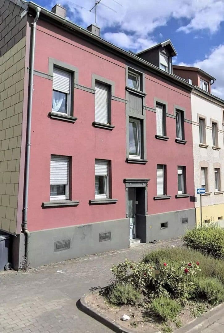 Predaj domu 240 m², pozemek 520 m², Neunkirchen, Sársko Predaj domu 240 m², pozemek 520 m², Neunkirchen, Sársko