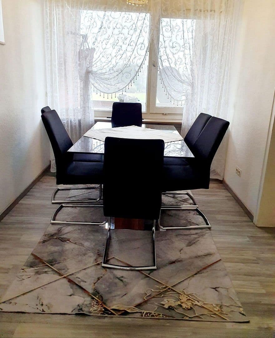 Prenájom bytu 5-izbový 100 m², Pappelstraße 11, Visselhövede, Dolné Sasko Prenájom bytu 5-izbový 100 m², Pappelstraße 11, Visselhövede, Dolné Sasko