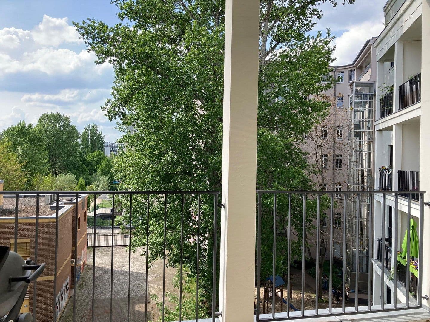 Predaj bytu 3-izbový 89 m², Berlin, Berlín Predaj bytu 3-izbový 89 m², Berlin, Berlín