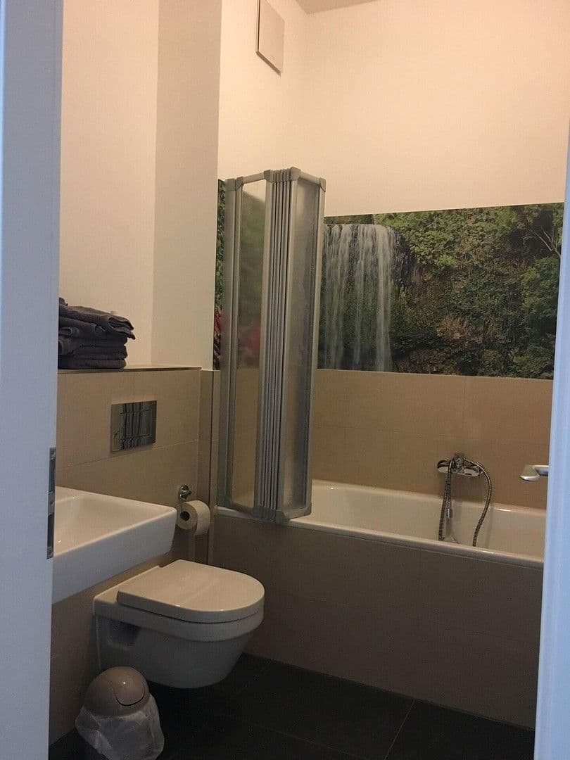 Predaj bytu 3-izbový 89 m², Berlin, Berlín Predaj bytu 3-izbový 89 m², Berlin, Berlín